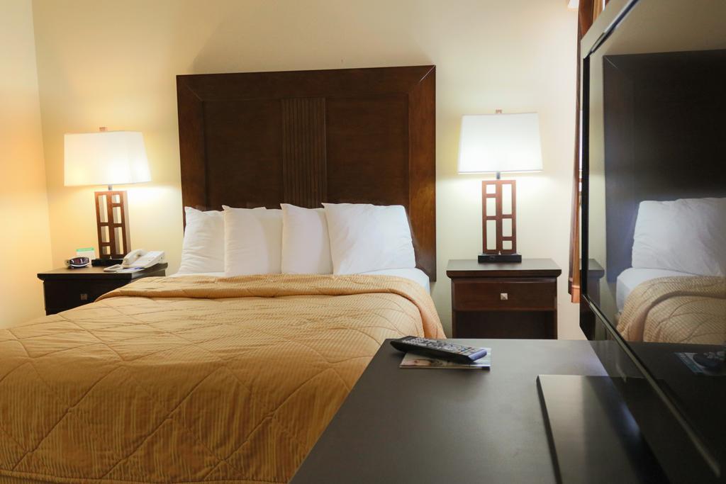 Otel Frontier 2*